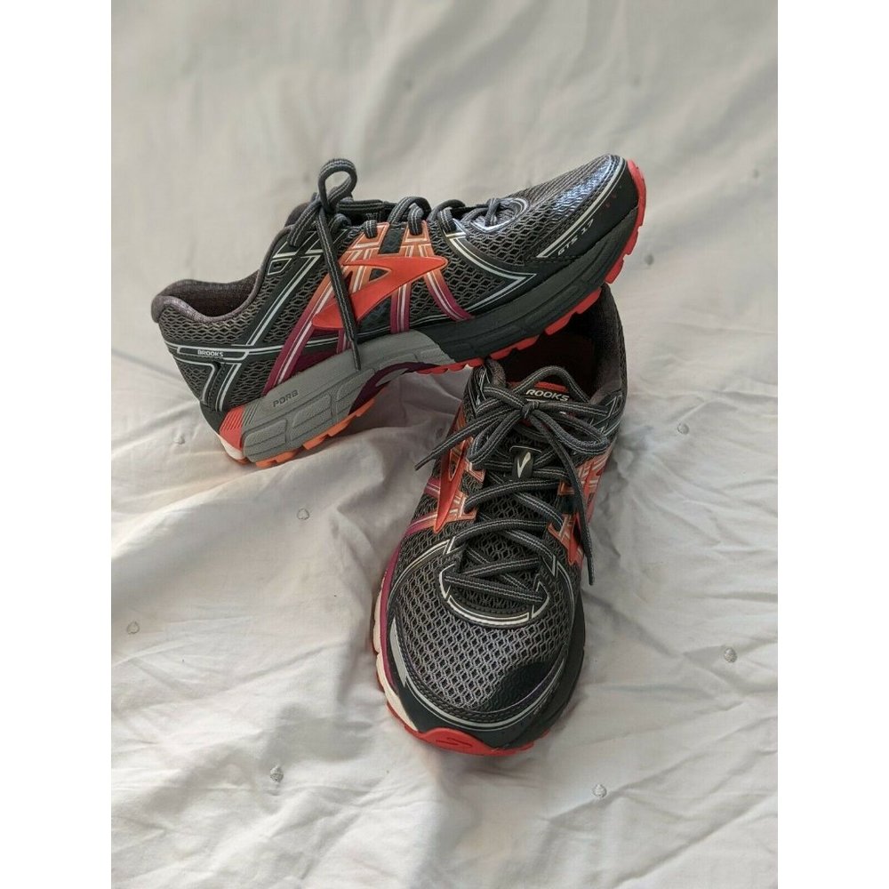Brooks GTS17 Women's Size 9 Running Shoes Gray Magenta Red Silver CLEANED